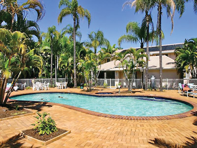 AN13-1-Bay_of_Palms_large_pool