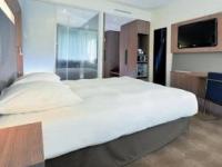 AN25-2-DN-Novotel_New_Gen_Guest_Room3-1