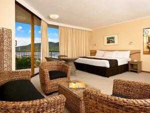 AN39-3-spotlight-Pacific-Cairns