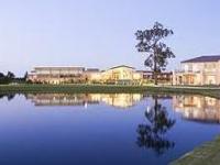 AN40-2-People-Crowne-Plaza-Hunter-Valley