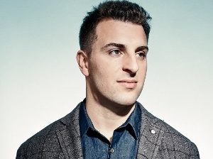 AN61-3-News-airbnb-brian-chesky 300x224