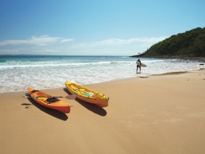 AN61-4-news-Noosa Main Beach 14 300x225