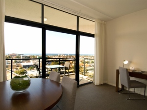 Mantra Wollongong One Bedroom Deluxe Ocean Balcony - Lounge 300x225