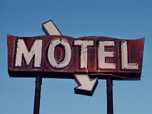 AN64-4-PROP-Motel 300x225