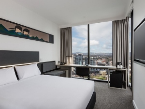 217-DN-ibis Adelaide-room - Copy 300x225