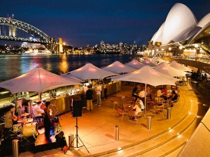 AN66-3-news-Opera Bar 300x225