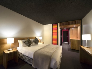 AN66-4-DN-Jasper Hotel 300x225