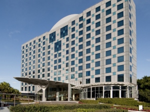 AN67-1-DN-Holiday Inn at Sydney Airport 300x224
