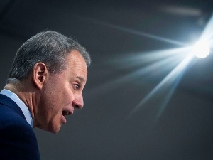 AN68-3-news-Airbnb-Eric Schneiderman 300x225