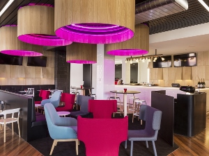 Ibis Adelaide Bar 2 300x225