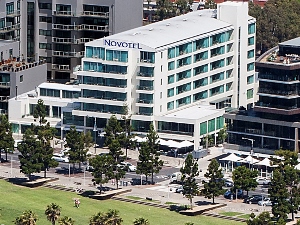 AN70-1-DN-Novotel Geelong 300x225