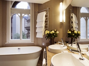 AN70-1-IHG MEL-St Kilda Suite 300x225