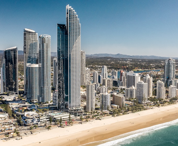 Gold Coast amps up local tourism push as QLD borders stay closed