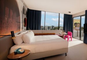 Hotel Indigo Sydney Potts Point_guest room with private balcony