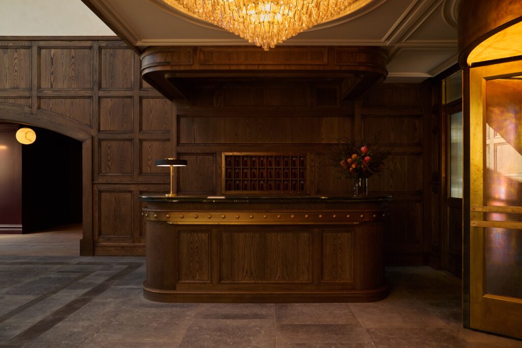 The Grand Saddles Lodge